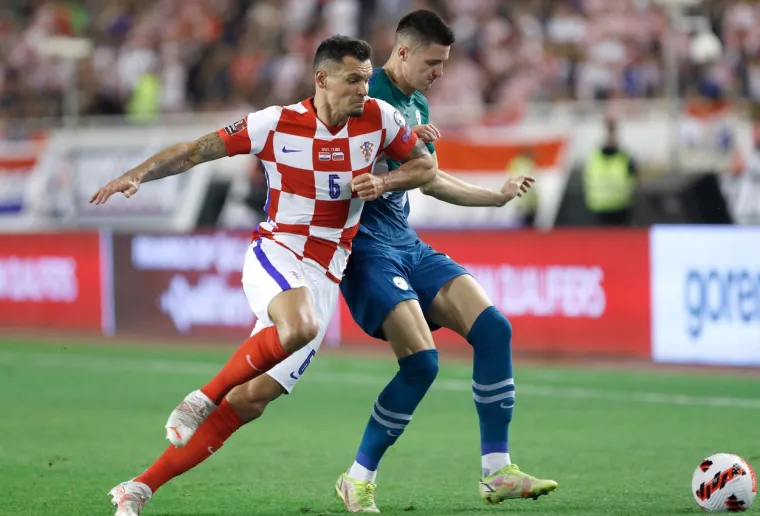 Od golobradog dječaka do neprijelaznog bedema: Ovako je izgledao put Dejana Lovrena u dresu Vatrenih