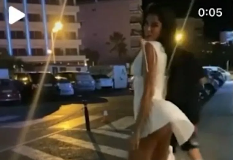 Prala  je aute, pa se udala za nogometa&scaron;a: Supruga srpske zvijezde brutalnim fotkama podigla temperaturu do usijanja