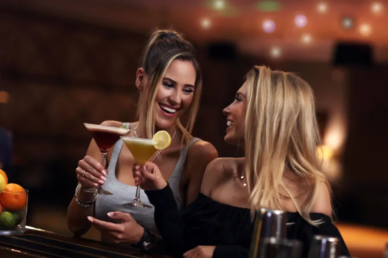 &quot;Prošlog vikenda srela sam djevojke na piću u Shoreditch Houseu, privatnom klubu za članove u istočnom Londonu i dijelu ekskluzivne grupe Soho House. Bilo je zabavno pregledavati dostupne muškarce&quot;, dodala je. 