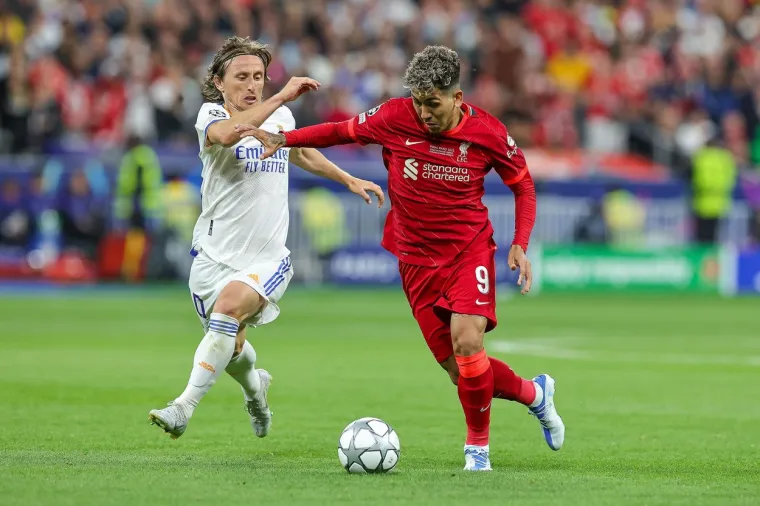 Portal Capology otkriva kako Modrić ima godi&scaron;nju bruto plaću  21,880.000 eura, odnosno tjedno 420.769 eura.