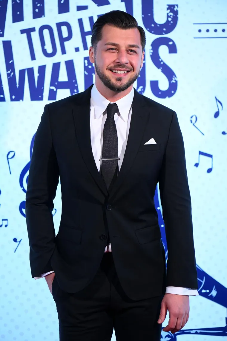 Trijumf Mije Dim&scaron;ić i Luke Nižetića: Top.hr Music Awards privukao estradnu kremu, a nije nedostajalo ni seksepila