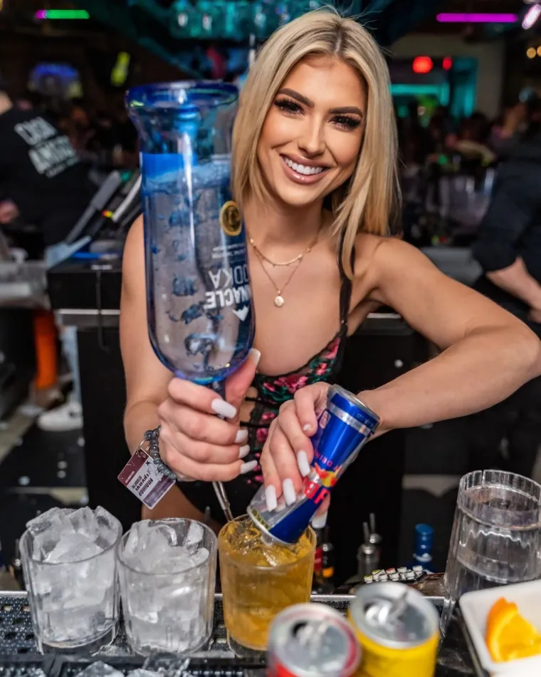 Top modeli? Ne, ne, ovo su konobarice u lokalu u kojem očito zapo&scaron;ljavaju samo čiste desetke, čekajte da vidite ostale