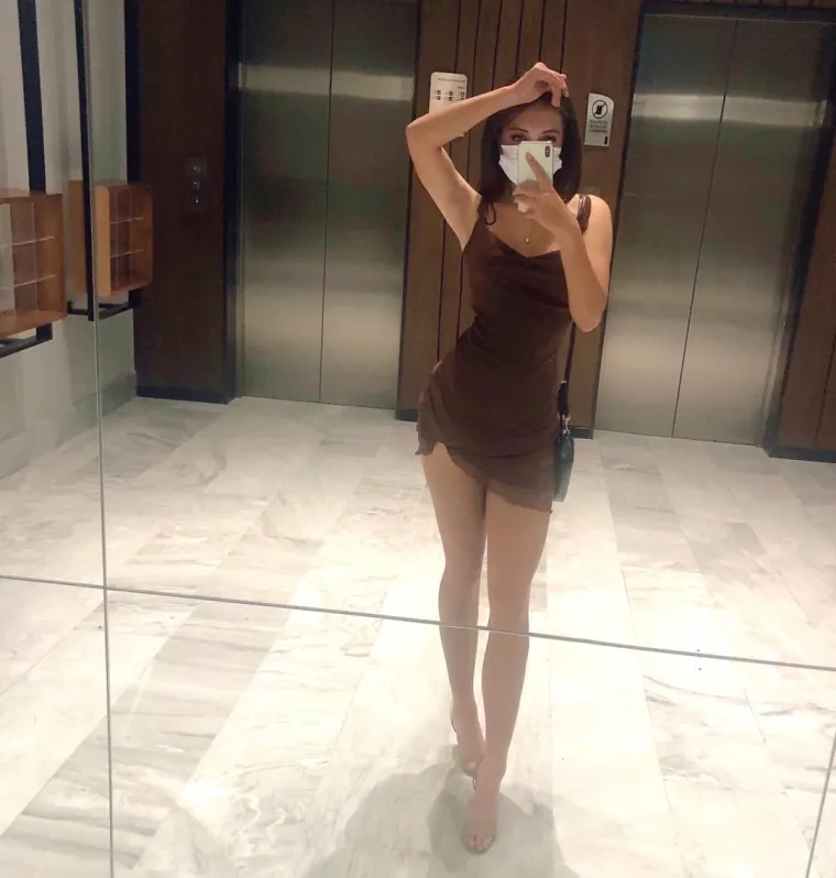 Oti&scaron;la u susjedstvo pa zadivila ne samo talentom već i ljepotom: Zbog vrućih fotki traže od nje da otvori OnlyFans