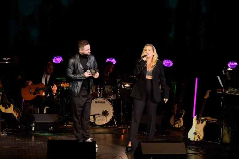 Severina slavila u dvije kategorije, uručene i posebne nagrade, ali s razlogom je u centru pažnje bila prelijepa Ana Radi&scaron;ić