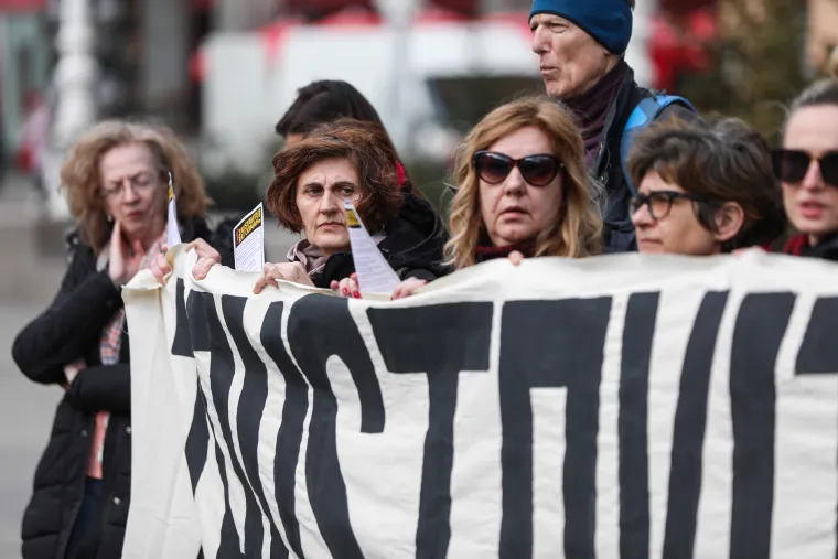U centru Zagreba prosvjed povodom godine dana rata u Ukrajini: 'Zaustavite rat odmah'