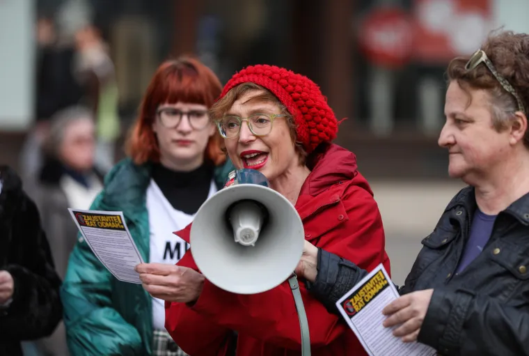U centru Zagreba prosvjed povodom godine dana rata u Ukrajini: 'Zaustavite rat odmah'