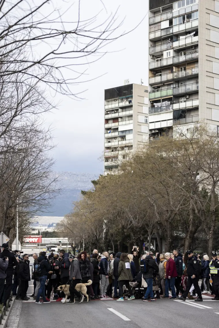 Splićani blokirali promet i poručili da ne žele pretovarnu stanicu i kontejnere u svom kotaru