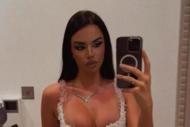 Ivana Knoll za veliku fe&scaron;tu britanskog modnog časopisa nosila je atraktivnu haljinu koja je istaknula sve njezine atribute - vi&scaron;e pogledajte u nastavku...