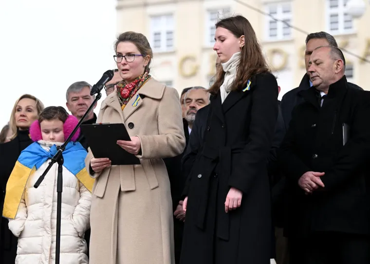 Suze, zastave i poruke,održan je skup podr&scaron;ke Ukrajini. Odazvali se brojni političari
