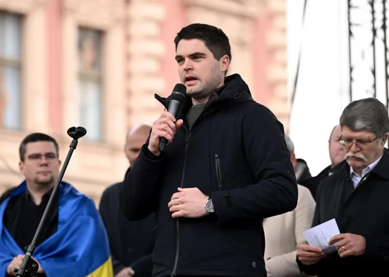 Suze, zastave i poruke,održan je skup podr&scaron;ke Ukrajini. Odazvali se brojni političari