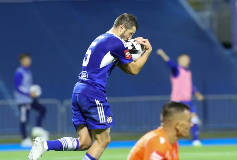 Umjetna noga, bomba Atanasova i Dinamov poker golova: Ovako je izgledao zadnji maksimirski derbi