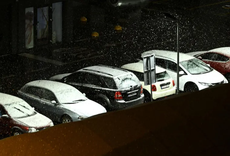 Snijeg zabijelio Zagreb, ali se brže topi nego &scaron;to je pao: Pogledajte kako je jutros izgledala metropola