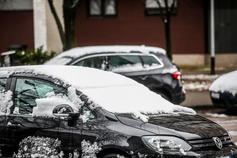 Zagreb se probudio pod bijelim pokrivačem. Snježne pahulje lepr&scaron;ale su cijelu noć