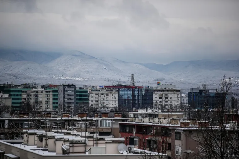Zagreb se probudio pod bijelim pokrivačem. Snježne pahulje lepr&scaron;ale su cijelu noć