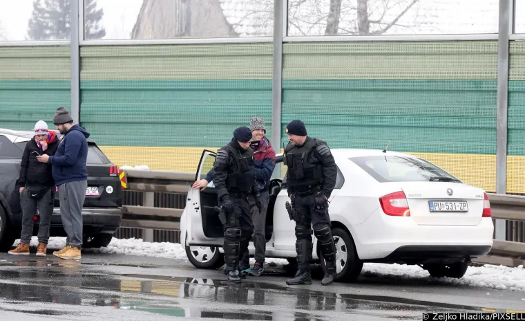 Interventna policija na Lučkom dočekala Torcidu: U pratnji će krenuti prema Maksimiru