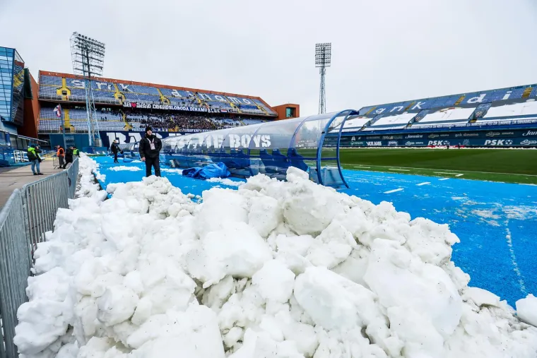 Najveći hrvatski derbi u Maksimiru u snježnim uvjetima: Pogledajte kako izgleda travnjak uoči dvoboja Dinama i Hajduka