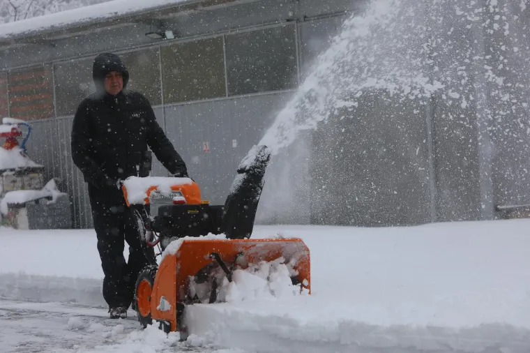 Snijeg zabijelio Ogulin 