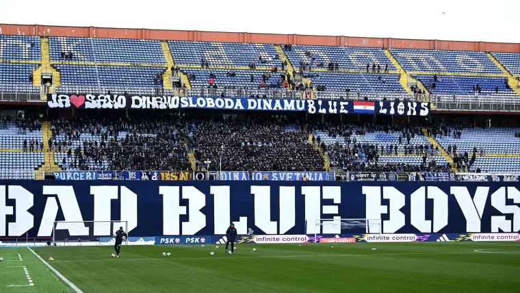 Pogledajte atmosferu na snježnom derbiju Dinama i Hajduka: 'Kaj sad?'