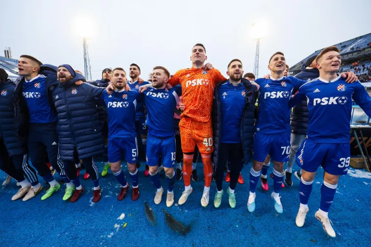 Nakon debakla na Maksimiru Torcida pjevala neočekivanu pjesmu igračima Hajduka