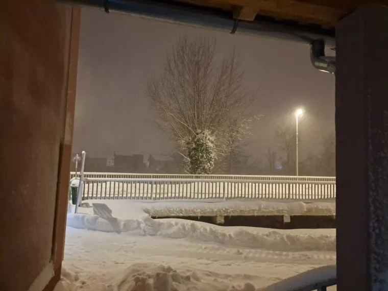 Ovako izgleda prihvatni centar u Gračacu. Ljudi su ga već napunili