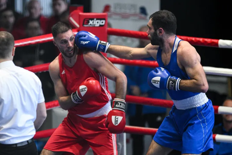 Udri jače, manijače: Žene vole boksače, istinske sportske ratnike; Boksačka romantika na zagrebačkom Velesajmu