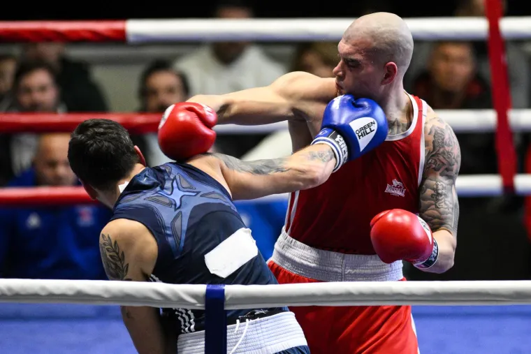 Udri jače, manijače: Žene vole boksače, istinske sportske ratnike; Boksačka romantika na zagrebačkom Velesajmu