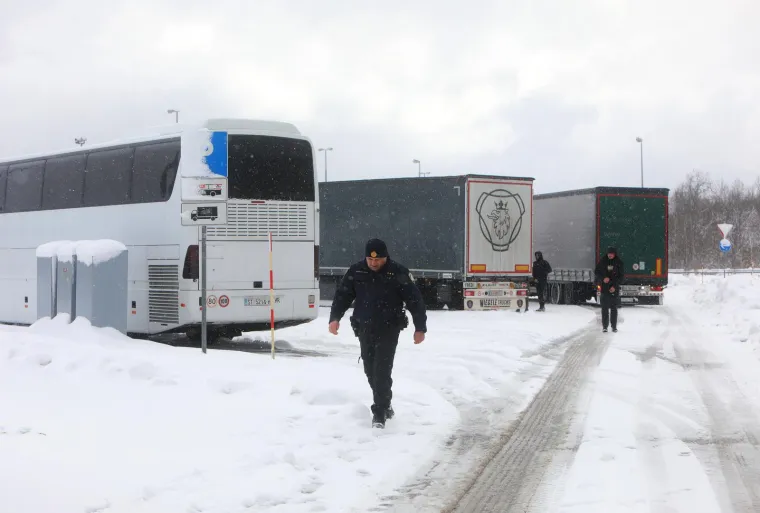 Putnici zbog snijega ostali zaglavljeni na odmorištu Janjče: 'Ne možemo iz ove kože, ali barem se družimo'