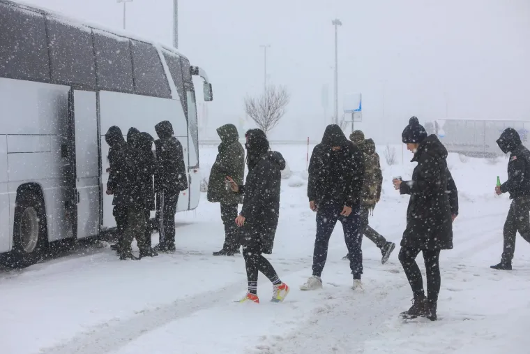 Putnici zbog snijega ostali zaglavljeni na odmorištu Janjče: 'Ne možemo iz ove kože, ali barem se družimo'