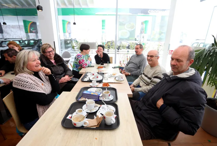 Putnici zbog snijega ostali zaglavljeni na odmori&scaron;tu Janjče: 'Ne možemo iz ove kože, ali barem se družimo'