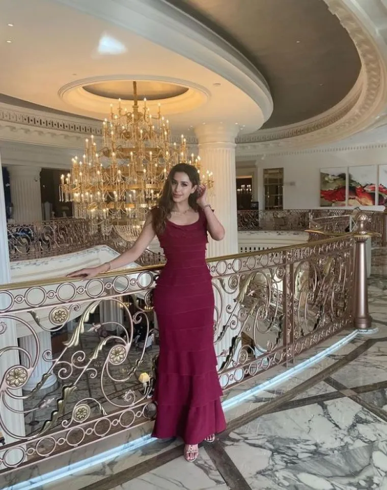 Kada su to mnoge žene vidjele, poručile su joj: "To se događa kada radite na sebi i steknete dobro obrazovanje, molim vas da prestanete poticati mlade djevojke da se udaju za bogate mu&scaron;karce. Neki ljudi bi mogli biti bogati i neodgojeni? Bogatstvo nije glavna stavka u vezi. Ljubav i 'timski rad' je odgovor."