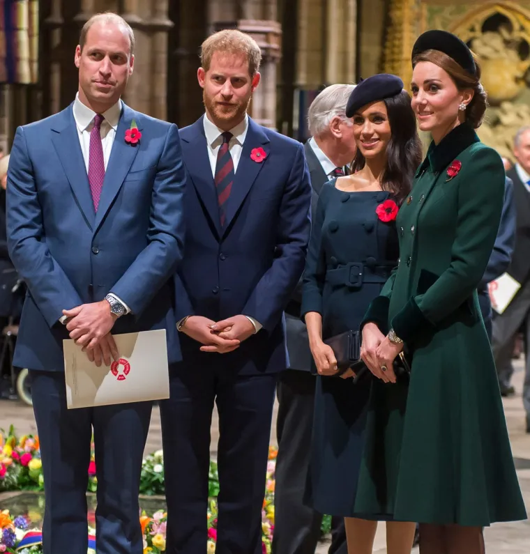 Harry i Markle kasnije su osnovali Archewell Productions za proizvodnju &quot;programa koji informira, uzdiže i nadahnjuje&quot;. Tvrtka je potpisala višegodišnji produkcijski ugovor s Netflixom za kojeg se procjenjuje da vrijedi između 100 i 150 milijuna dolara.