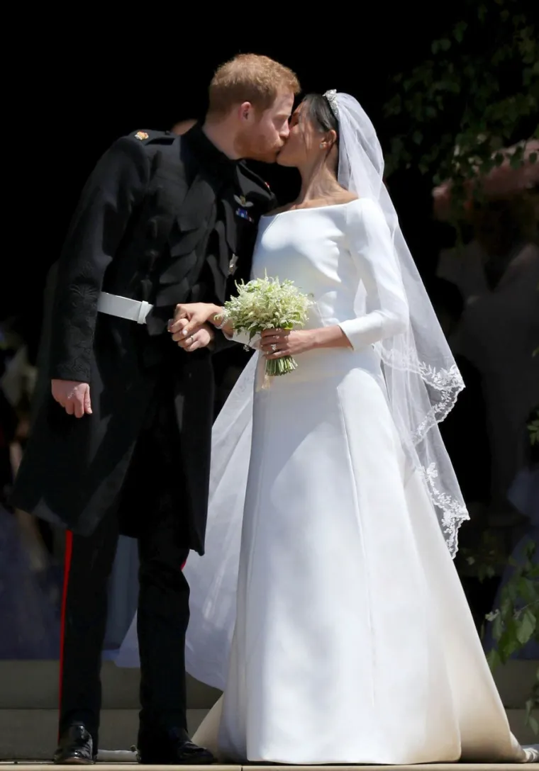 Harry i Meghan na kraju su se vjenčali nešto manje od dvije godne kasnije na bajkovitom vjenčanju u Windsoru. 