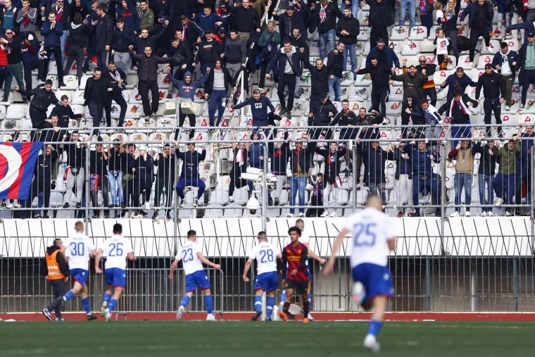 Najluđi grad na svitu: Evo kako je Torcida proslavila ulazak juniora u četvrtfinale Lige prvaka