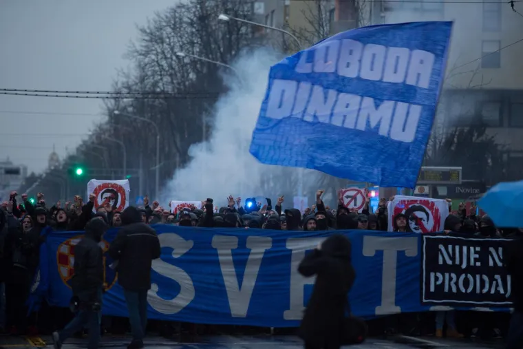 Stop le&scaron;inarenju u Dinamu! Ova galerija je simbol otpora protiv Zdravkovih krakova i njegovih 'dugoprstića'