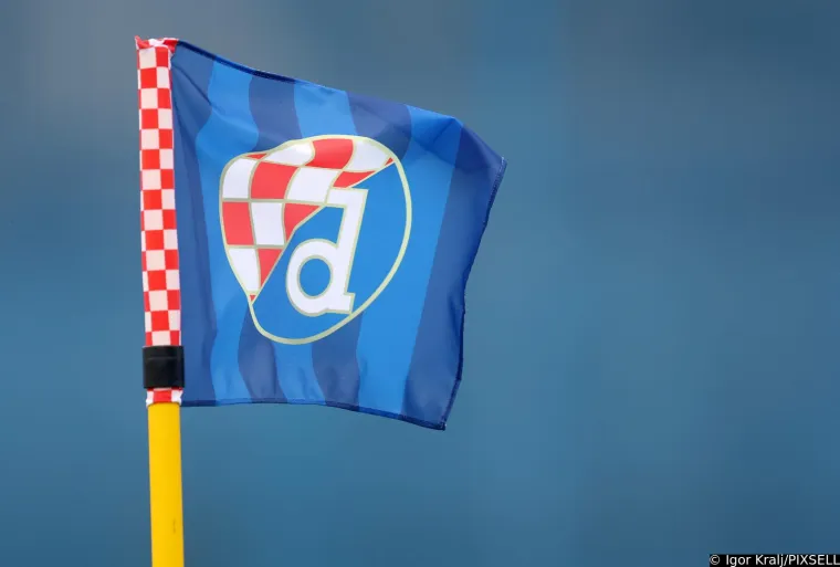 Boysi poslali moćnu poruku, ali njemu očito ne smetaju problemi u Dinamu: Tjeraju ga van, a on se smiješi na tribinama