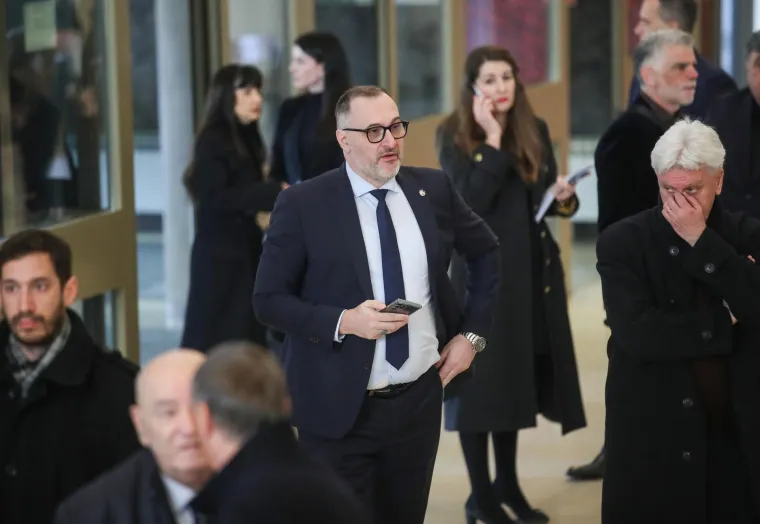 Antolić se nakon svega oglasio oproštajnim pismom.