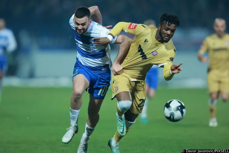 Emotivan potez koji će obići Hrvatsku: 16- godi&scaron;njaci u zagrljaju nakon utakmice, Vu&scaron;ković tje&scaron;io poraženog