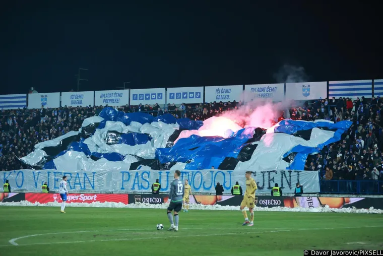 Emotivan potez koji će obići Hrvatsku: 16- godi&scaron;njaci u zagrljaju nakon utakmice, Vu&scaron;ković tje&scaron;io poraženog