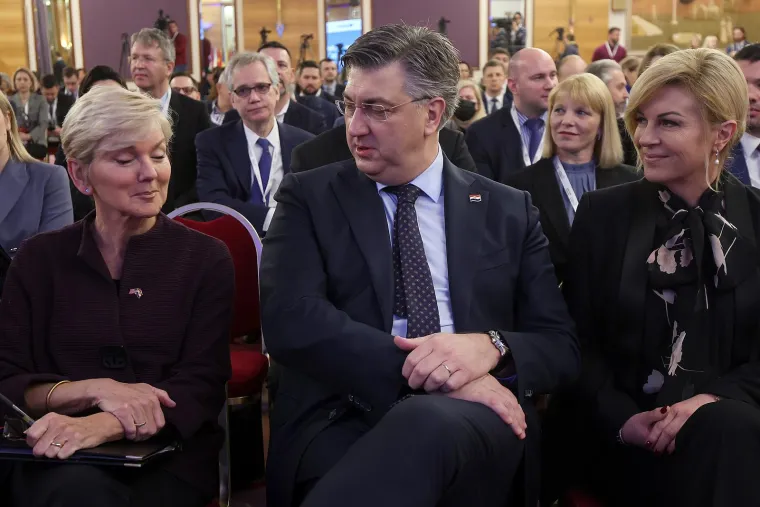 Ivica Relković, stručnjak za politički marketing, u svom je gostovanju na N1 izjavio kako smatra da biv&scaron;a predsjednica radi na vidljivosti.