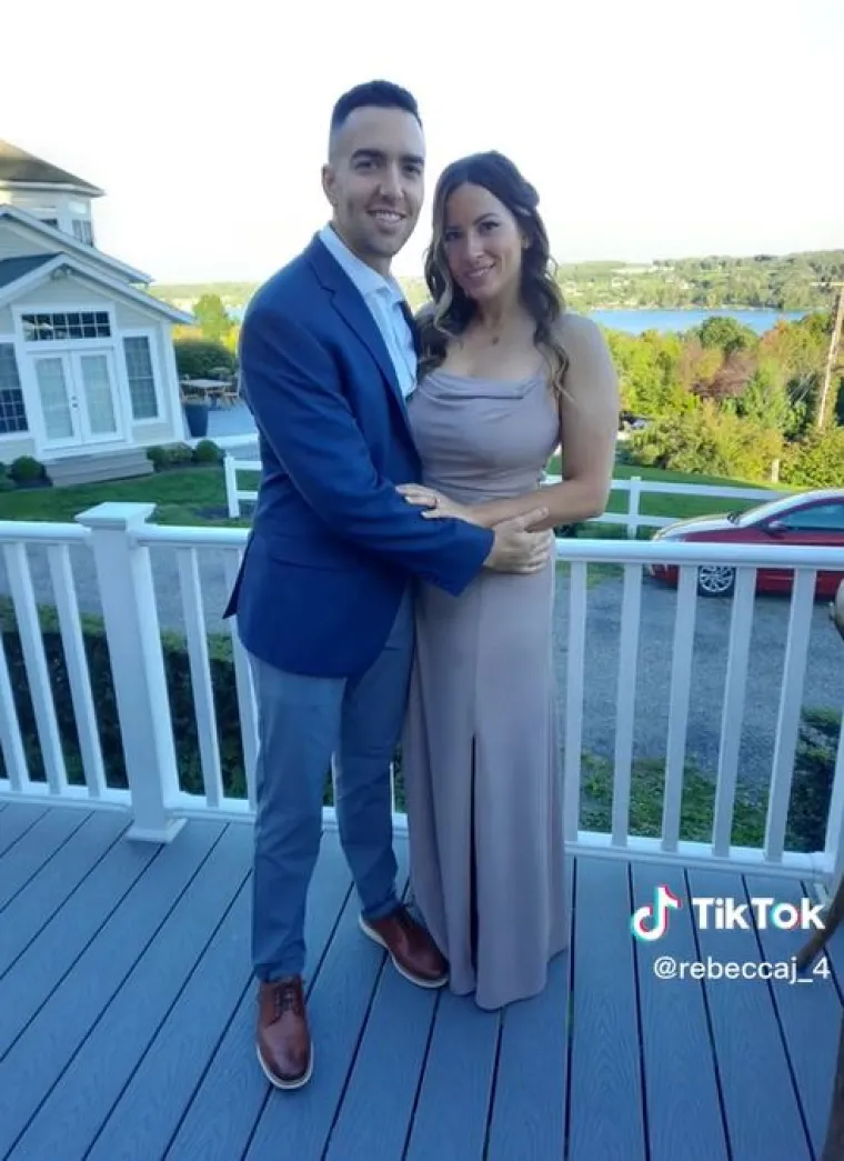 &quot;Rano ćemo otplatiti svoju kuću, već smo se prebacili na 15-godišnju hipoteku, čime smo uštedjeli 80.00 dolara tijekom trajanja kredita&quot;, dodala je. 