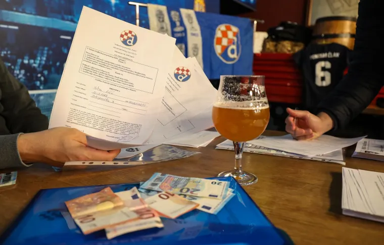 Kulminacija velike kampanje učlanjivanja u Dinamo uoči 'povijesne' Skup&scaron;tine dogodila se večeras u Zagrebu