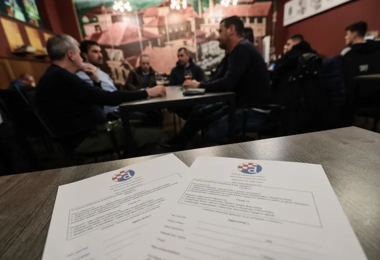 Kulminacija velike kampanje učlanjivanja u Dinamo uoči 'povijesne' Skup&scaron;tine dogodila se večeras u Zagrebu