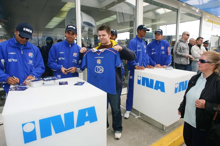 Sjeća li se Modrić vremena kada je uzeo pumpu u ruke, točio gorivo ljudima i stvorio ogromnu gužvu na benzinskog postaji?