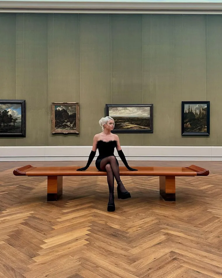 Vruća medicinska sestra zapalila svijet: Dok ne radi u bolnici, voli se fotkati u provokativnim kombinacijama