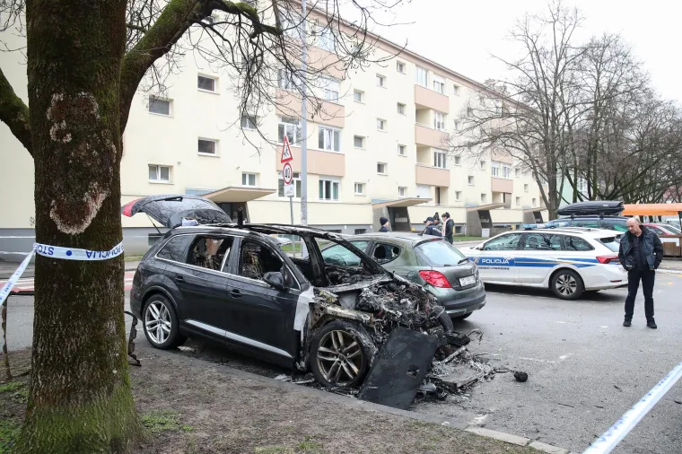 U potpunosti izgorio Audi: Baš ništa nije ostalo od njega, pogledajte strašne fotografije