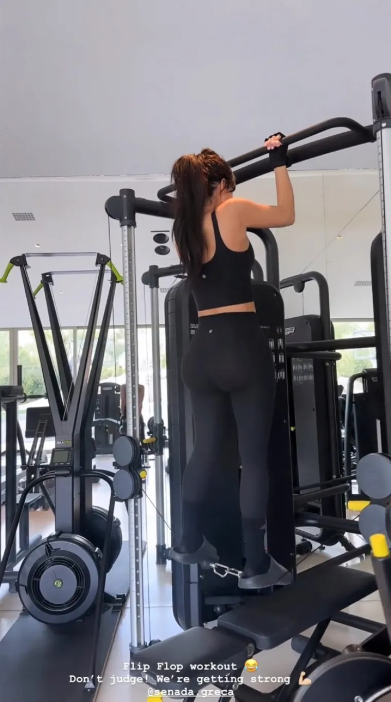 Kim Kardashian se oznojila u teretani pa nabacila vrući fotosession: Instagram je na aparatima