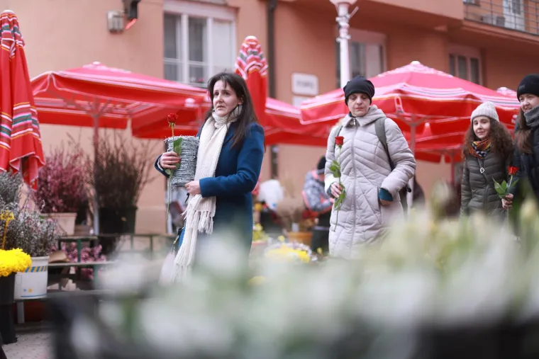 Kako izgleda već klasična prva subota u mjesecu? Jedni kleče, drugi poručuju 'Crkvu unutar četiri zida'