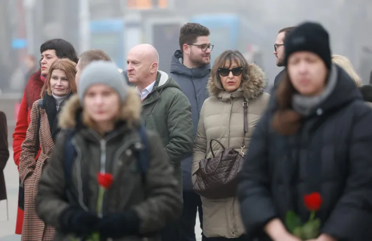 Kako izgleda već klasična prva subota u mjesecu? Jedni kleče, drugi poručuju 'Crkvu unutar četiri zida'