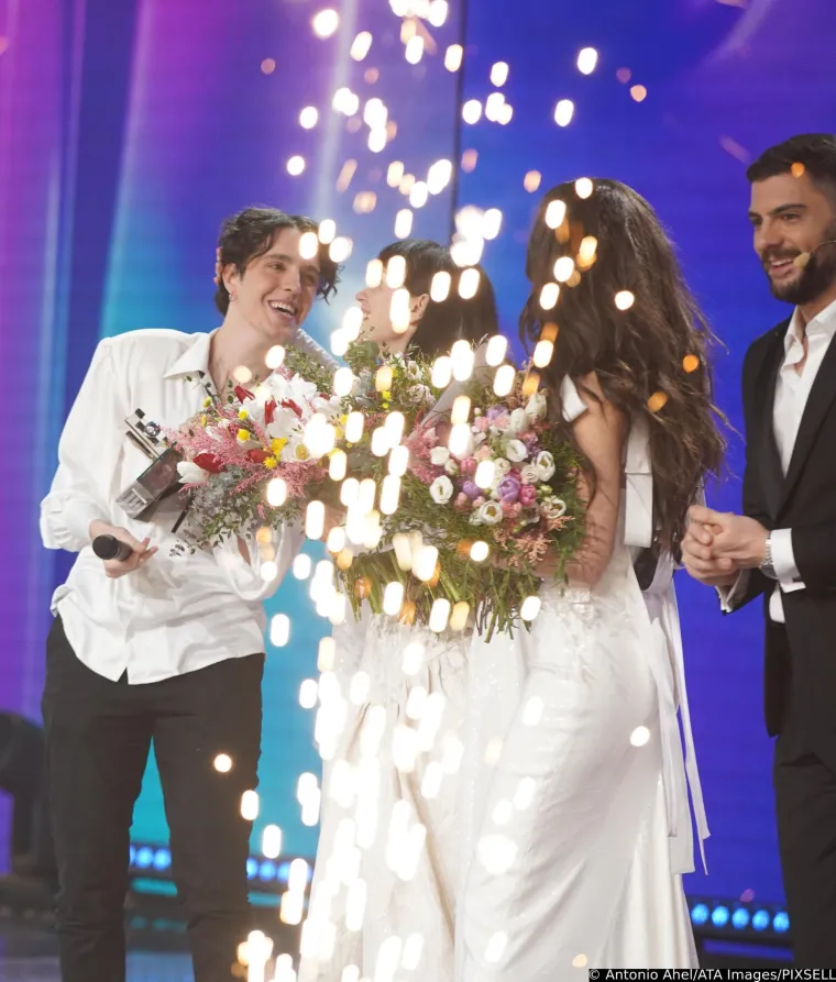 &quot;Mislim da se pjesma za Eurosong posljednjih godina promijenila za razliku od onoga kako sam je ja doživljavao. Festival sam doživljavao tako da sam osjećao da na njemu mora biti tradicionalniji zvuk ili oskudnije odjevene djevojke. Taj neki fah koji mi nije blizak. Mislio sam da koncept ne postoji, a taj me koncept najviše inspirira u stvaranju glazbe. Ne mogu reći za sebe da sam pjevač ili tekstopisac, prije bih rekao da sam umjetnik. Zato sam mislio da za mene tu nema mjesta, ali otkako je Konstrakta pobijedila, to je neki moj krug glazbenika kod kojih sam se osjećao dobrodošao&quot;, objasnio je Luke jednom prilikom za Telegraf i otkrio razlog zašto se prijavio na &quot;Beoviziju&quot;.