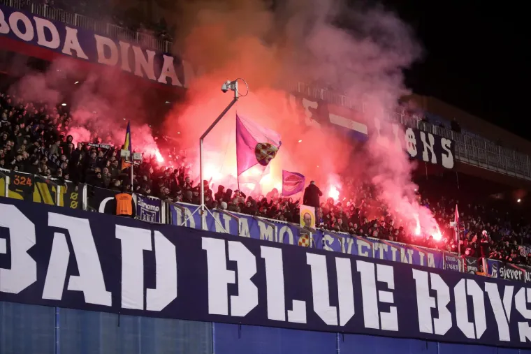 'Dečki u crnom' zapalili Sjever: Pogledajte spektakularne kadrove s Maksimira